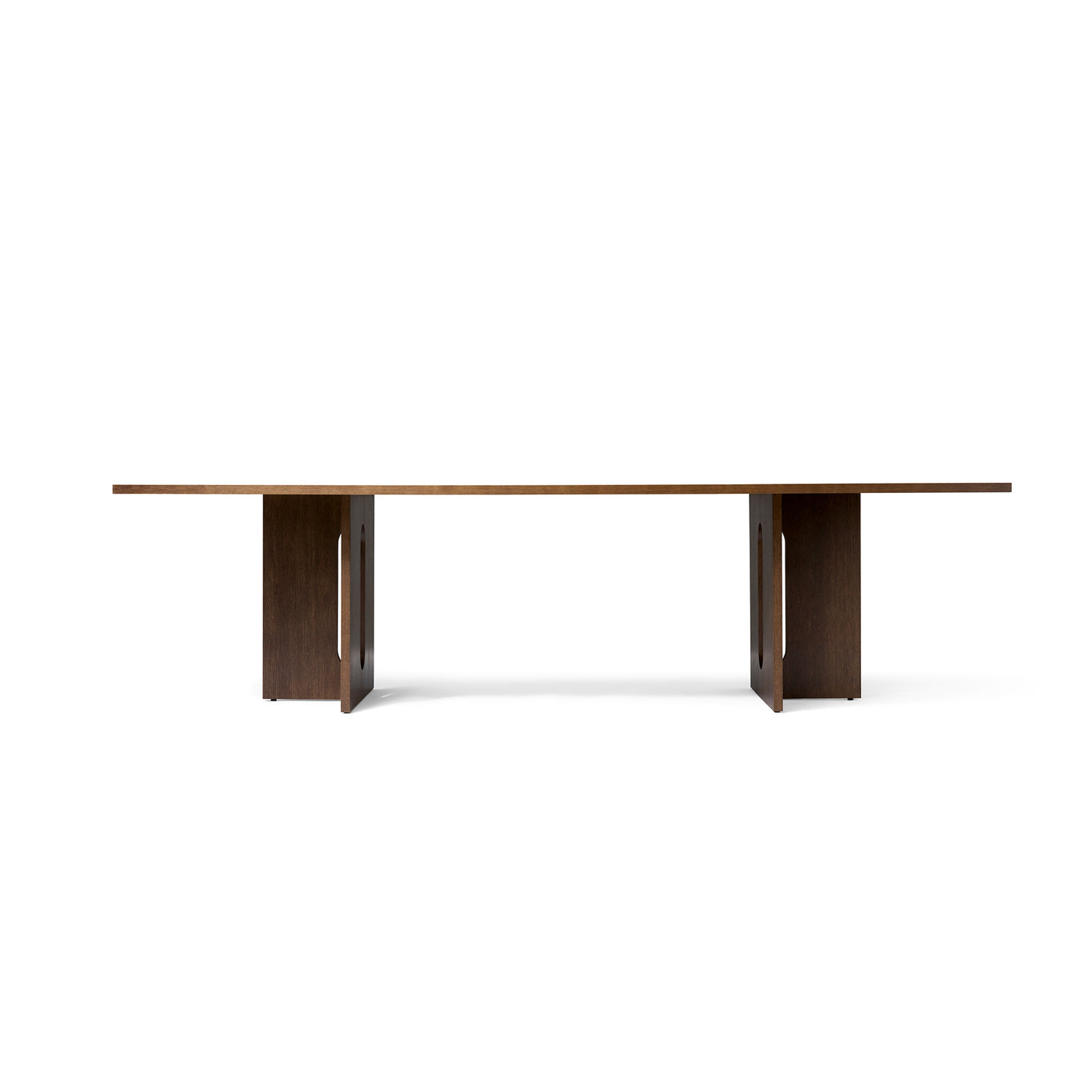 designový jídelní stůl, dřevěný jídelní stůl od Menu space, Androgyne dinning table, Menu, kvalitní nábytek do jídelny