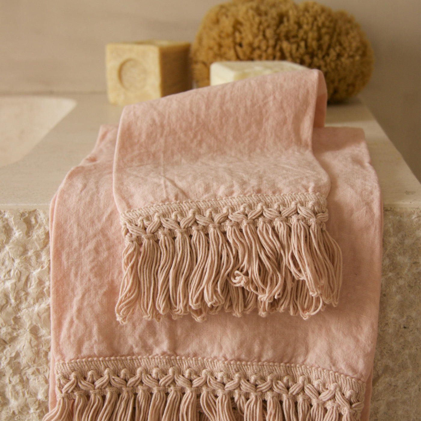 Luxusní lněné ručníky Once Milano, Romein concept store, Lněné ručníky, minimalistické doplňky do koupelny, koupelnové doplňky