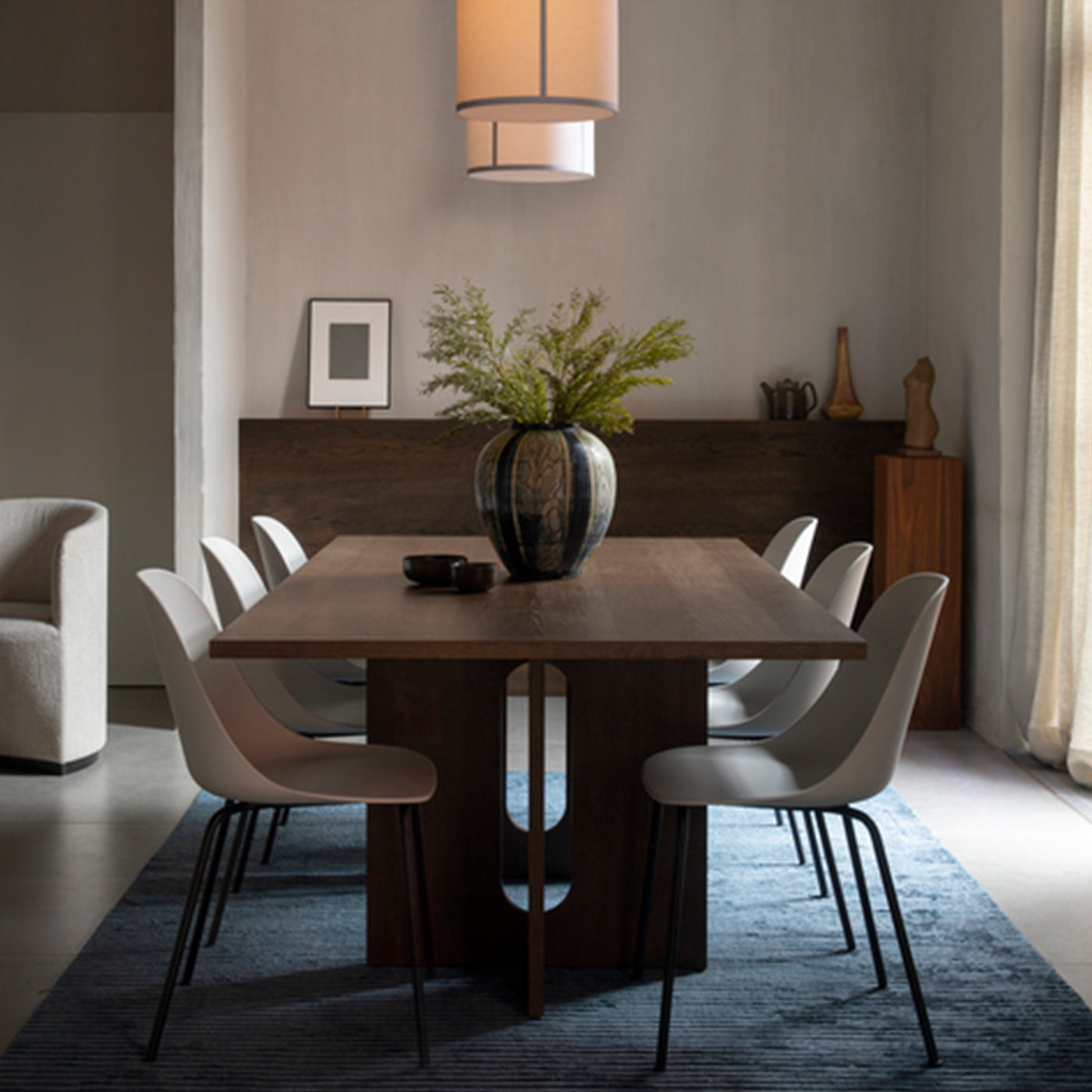 dřevěný stůl Androgyne od Menu space, luxusní dřevěný stůl do jídelny