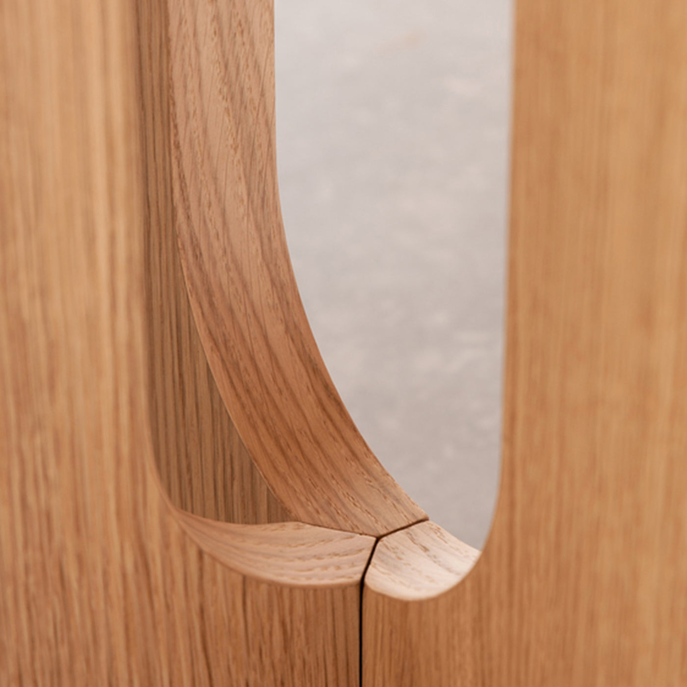 detail dřevěného stolu od Menu Androgyne, Menu Space