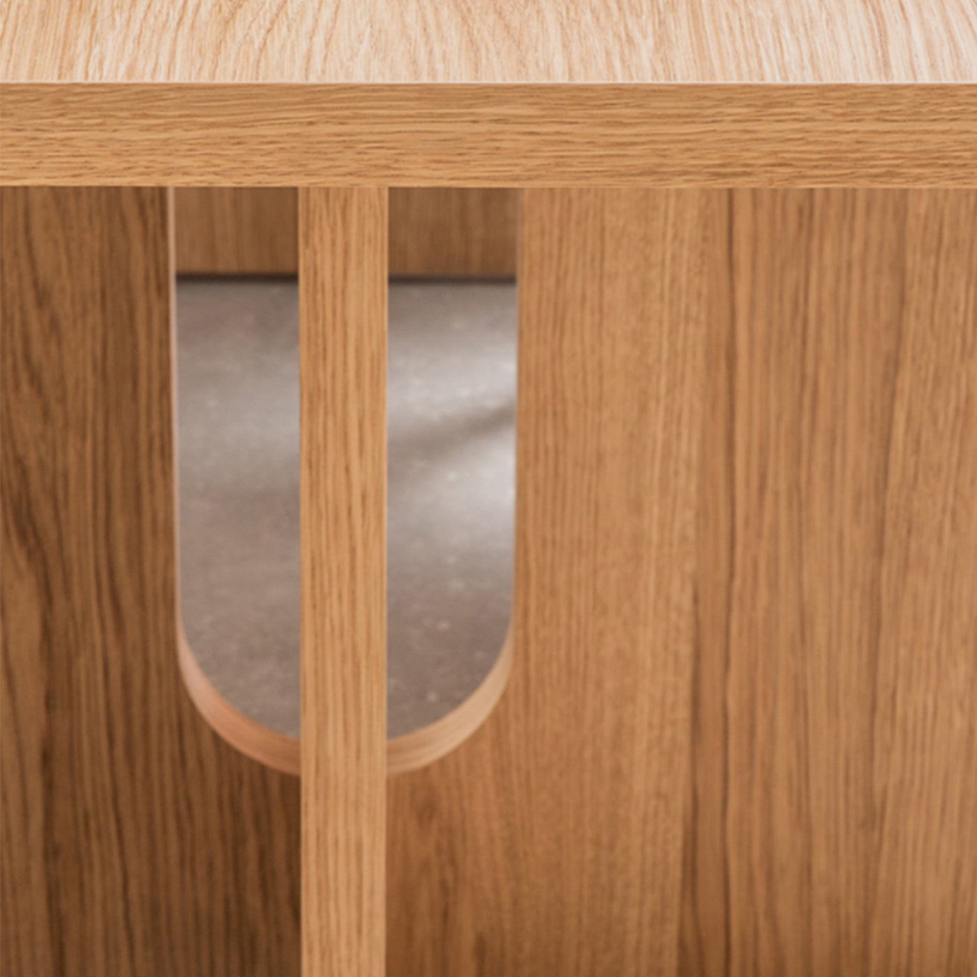 dřevěný stůl Androgyne od Menu space, luxusní dřevěný stůl do jídelny