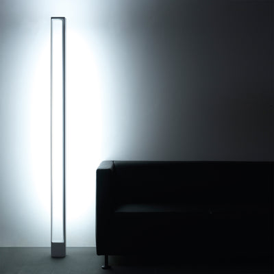 minimalistické osvětlení, stojací lampa Tru od Nemo lighting, Černá stojací lampa, Romein, luxusní osvětlení