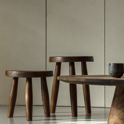 týková dřevěná stolička, minimalistický dřevěný nábytek, stolička ze dřeva, týkový nábytek, Silo Crafts
