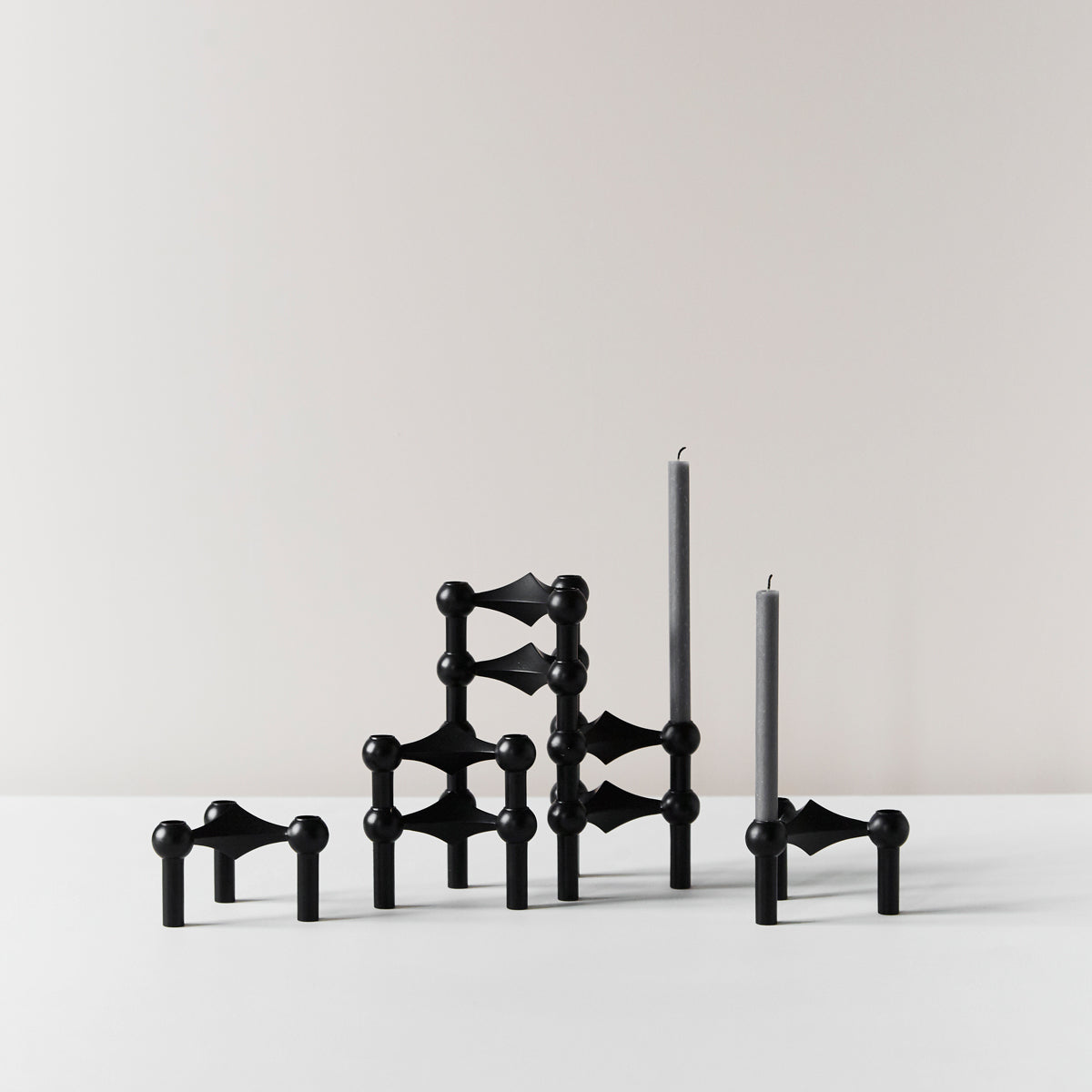Černý stojan na svíčky, černý luxusní Svícen, Stoff Nagel svícen, Stoff Nagel, Romein concept store